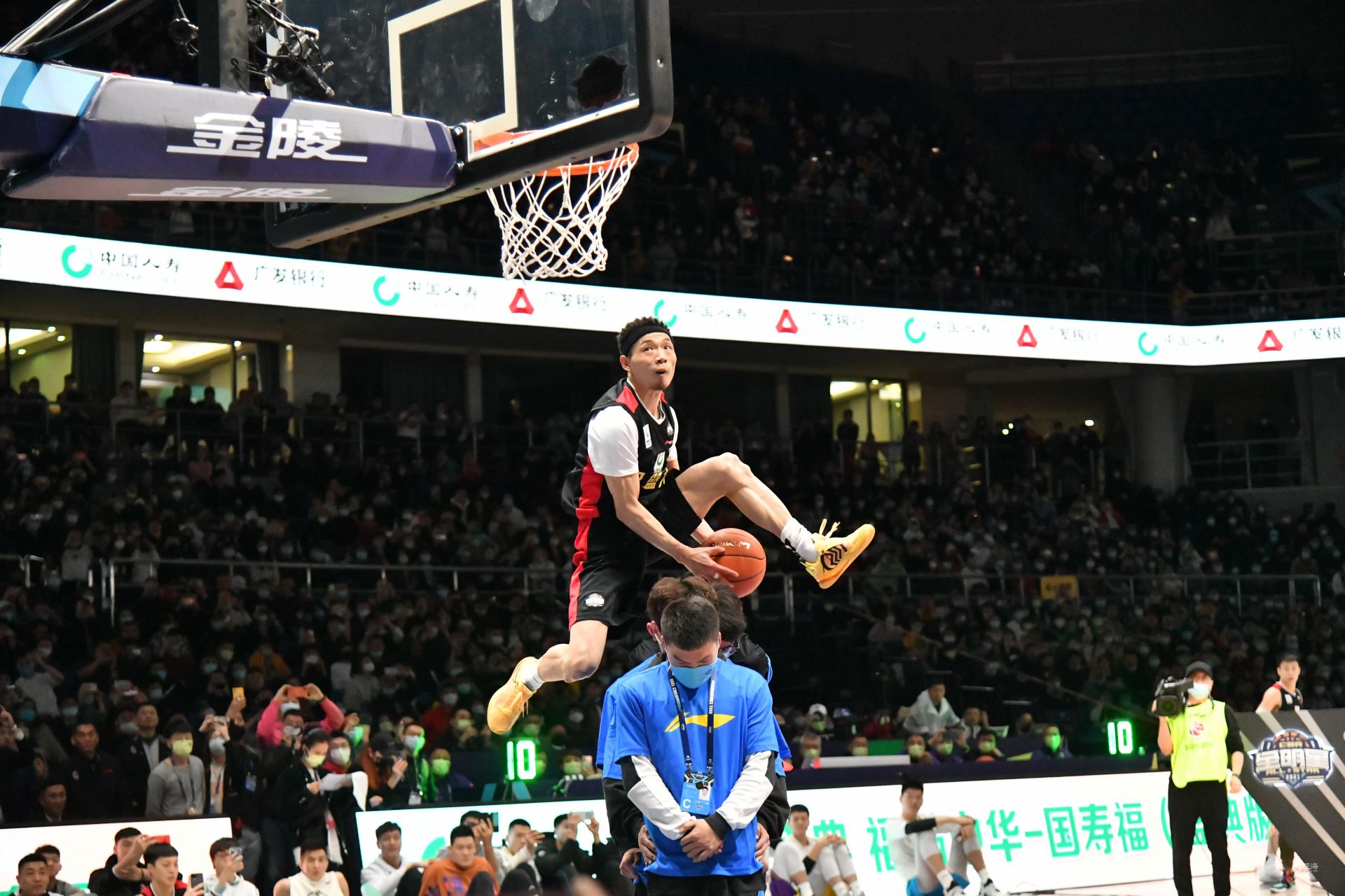 部的合同条 部的合同条