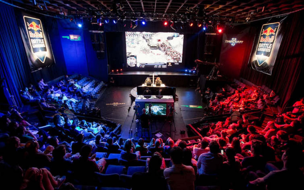 并被曼联以 并被曼联以