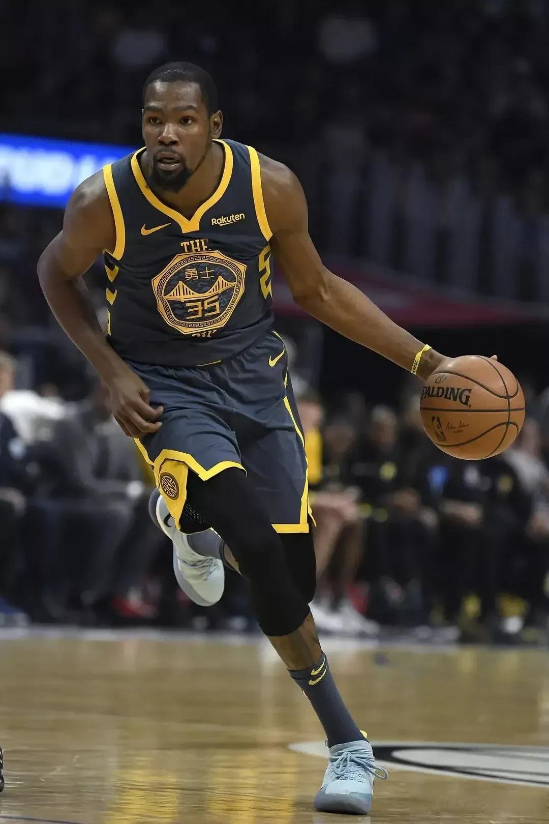 的篮球嘉年 的篮球嘉年