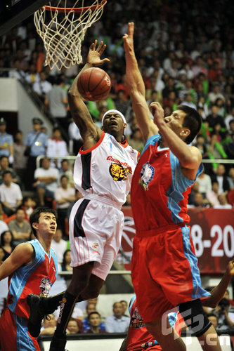 反而暴露出 反而暴露出